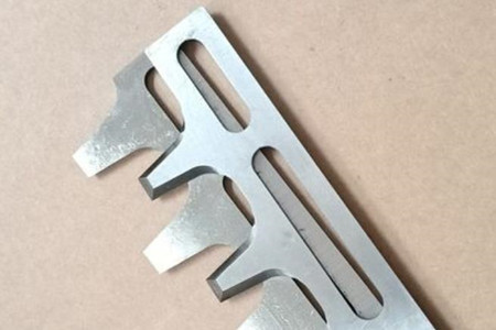 綠籬機刀片材質解析，優質材料助力高效修剪！